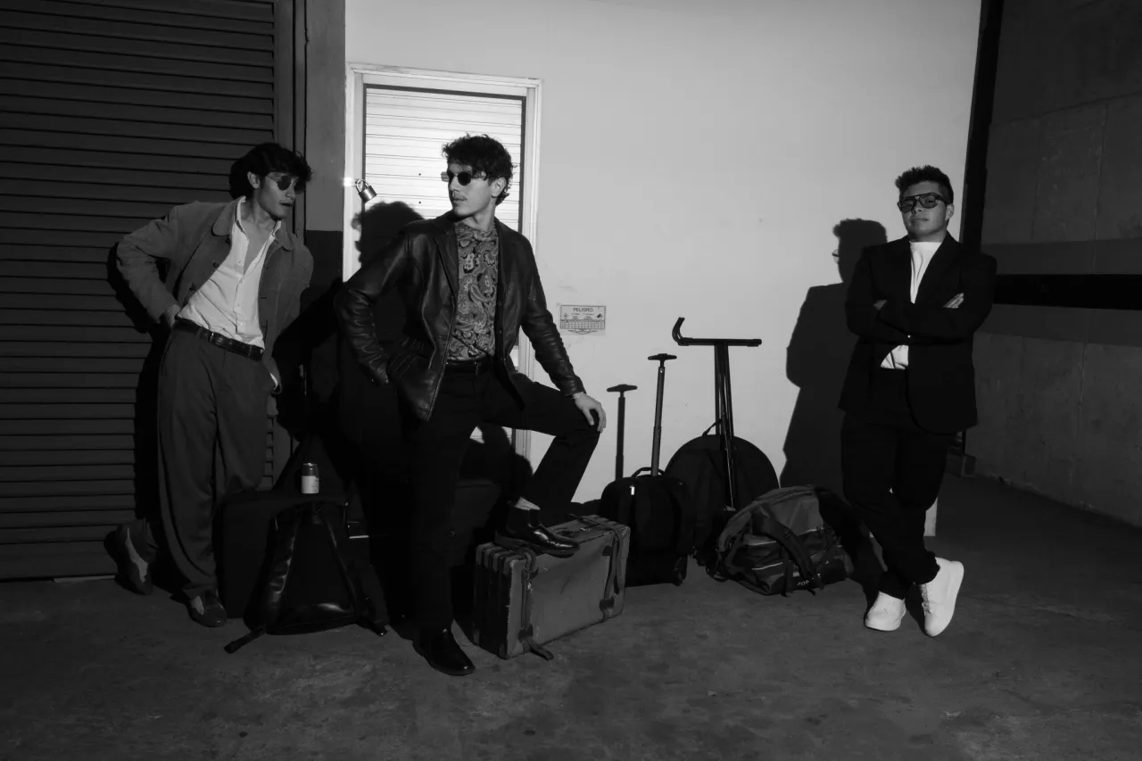 La banda de rock colombiana Carrera Séptima  presenta su EP  'Crónicas Bogotanas'