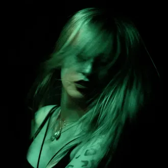 Amphettamine crea post-rock y gótico en el nuevo sencillo “Total Eclipse of the Heart”