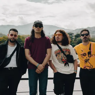 Pirineos en Llamas lanza su disco  'Aguapanela'  y calienta para su show en el Festival Estéreo Picnic 2026