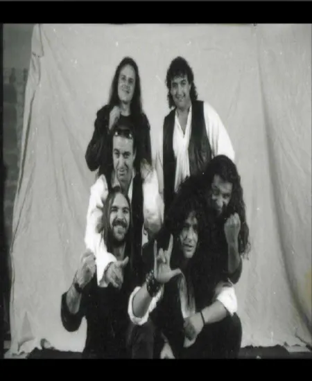 Mago de Oz, una banda que se dió a conocer por su mezcla de rock duro con elementos y melodías celtas. 