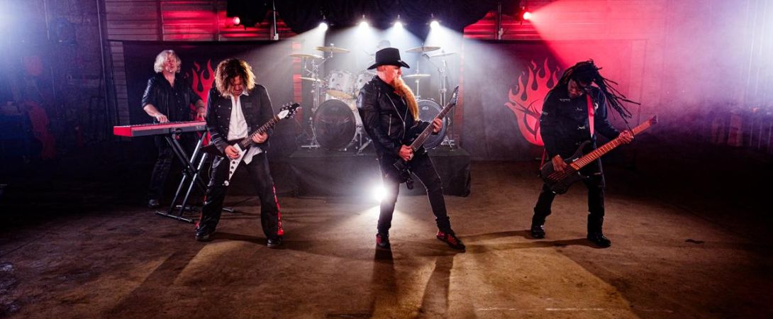 The Mighty One estrena  'When This Is Over