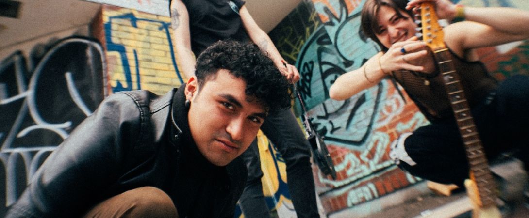 Zafiro presenta - Mil palabras